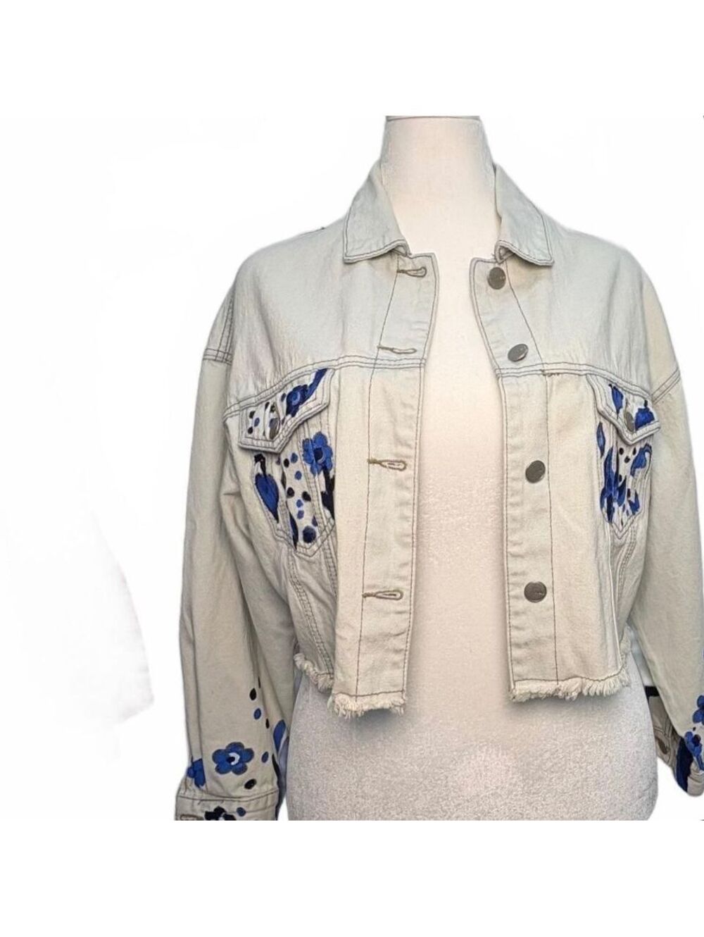 American Bazi Harmony Floral Embroidered Crop Denim Jacket Size Medium - Picture 3 of 8